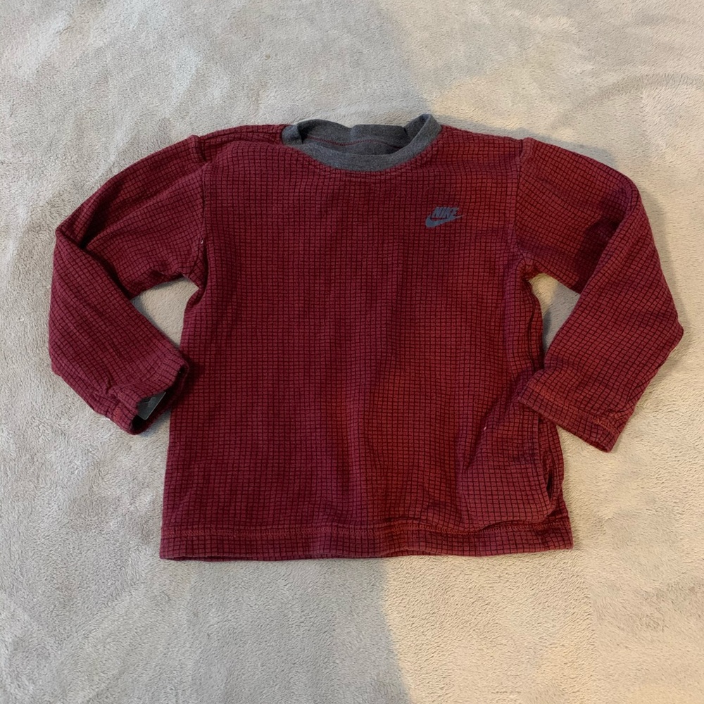 ❄️5/$20 Boys reversible Nike sweatshirt